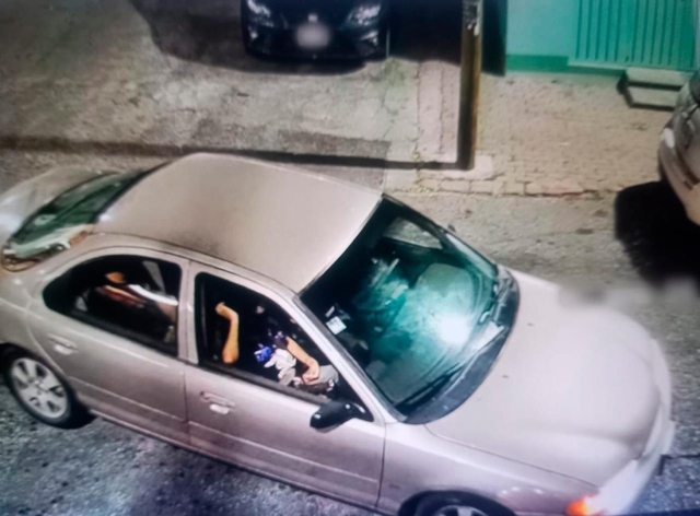 Aseguran integrantes de la Mesa de Paz y Seguridad a tres hombres armados; podrían estar implicados en robo de automóviles en Cuernavaca