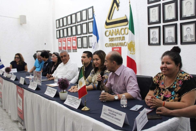 Empresarios invitaron a la población a participar en el programa. 