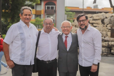 Julián Vences, Anastacio Solís Lezo, Juan Salgado Brito y Jorge Barrera Toledo. 