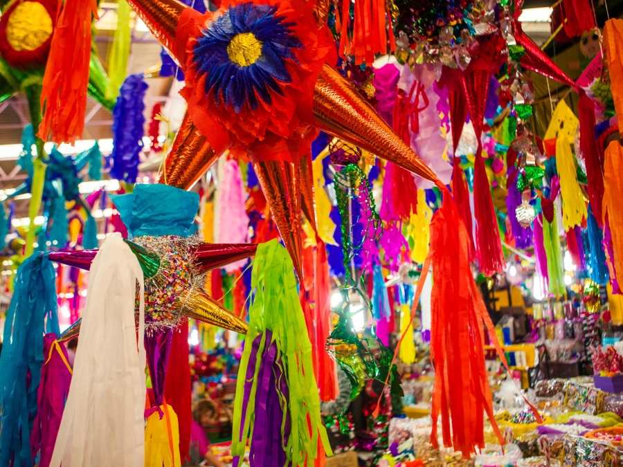 Posadas Navideñas: Origen y Tradición Mexicana