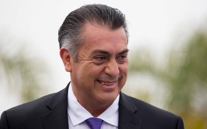 &quot;El Bronco&quot; festeja que las Maruchan no se van.