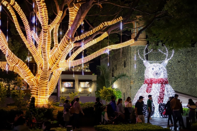 Disfrutan miles de familias del festival Luces de Esperanza