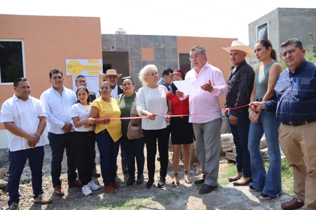 Entregan gobiernos de Jiutepec y de México vivienda a familia damnificada de la colonia Vista Hermosa