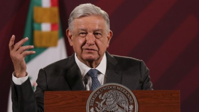 Mafia de la academia de UNAM defiende al INE: AMLO