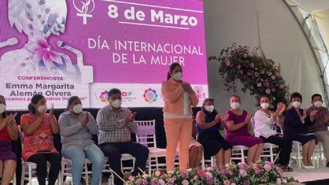 La titular del DIF municipal Yuridia Méndez Alanís, encabezó el evento.