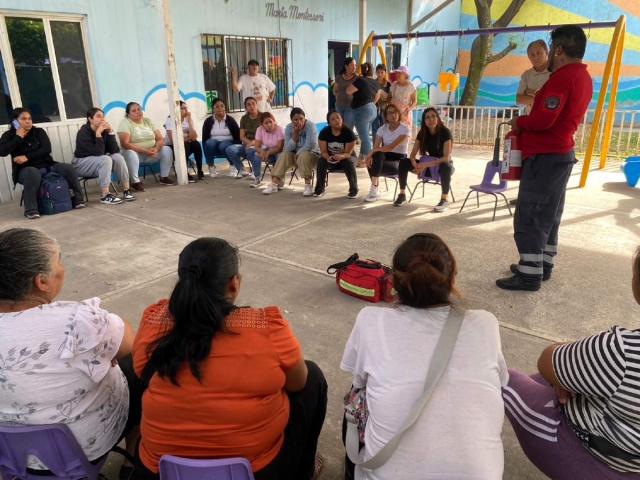 Capacitan a personal de los CAIC de Yautepec