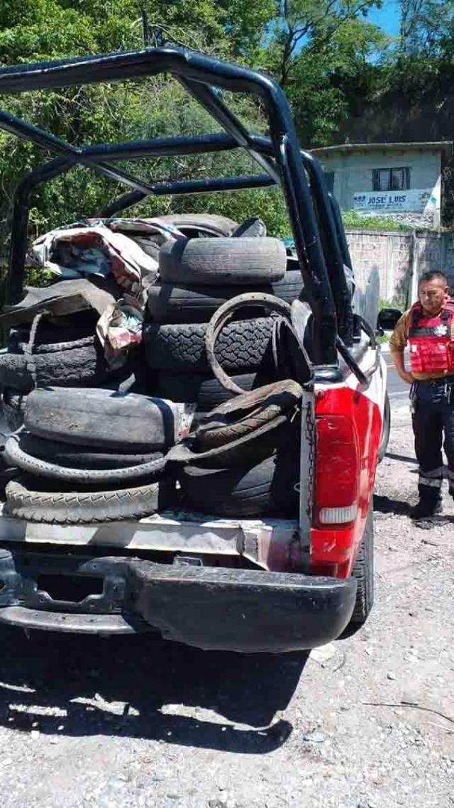 Se recolectaron llantas y botes, entre otros artículos.