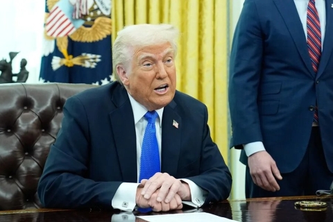 Atacantes de Tesla deberían ir a cárceles de El Salvador: Trump