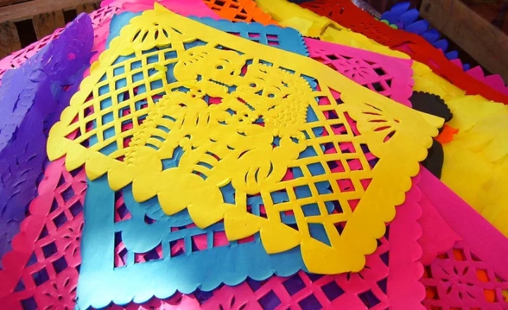 Se acerca el Día Muertos y es momento de poner el altar, ¿sabes qué significa el papel picado?