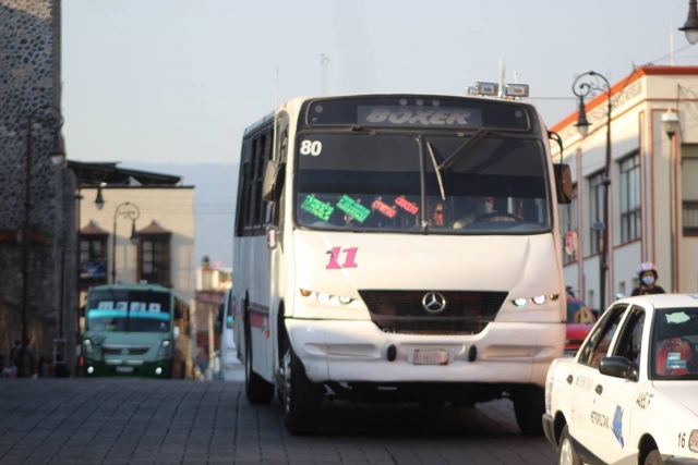 Refuerzan operativos de sanidad en rutas y taxis