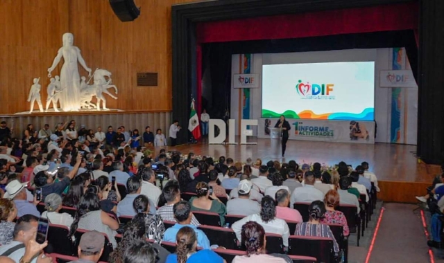 Diana Laura Corona enumer&oacute; los logros del primer a&ntilde;o al frente del DIF municipal.