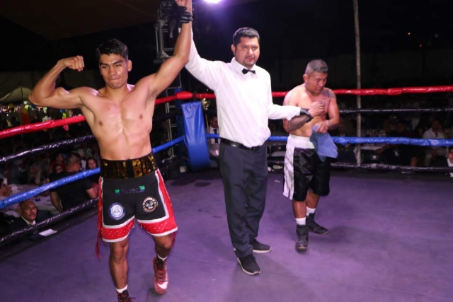 La funci&oacute;n sirvi&oacute; para que Luis &ldquo;Ironboy&rdquo; Alvarado tuviera su primera pelea en Morelos, tras varios combates profesionales.