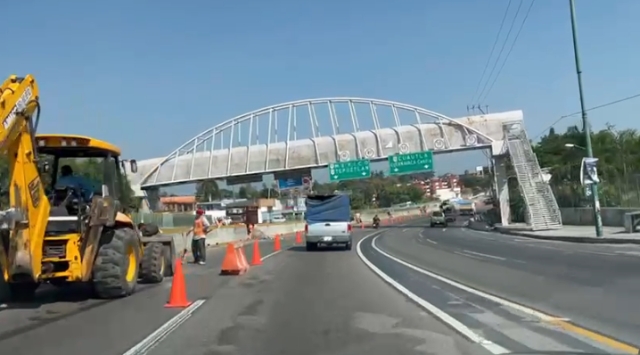 Reducción de carril desde distribuidor vial Palmira hasta el entronque a Tabachines