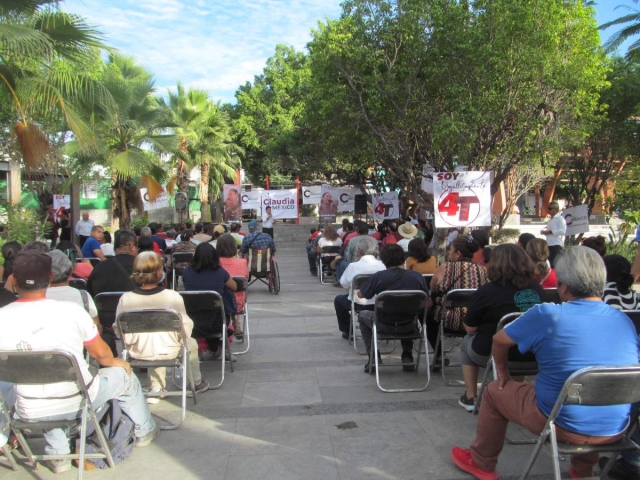 La coordinadora del grupo morenista llamó a cerrar la puerta a los “vulgares oportunistas y traidores que fingen pensar como nosotros, para seguir enquistados en los cargos públicos”. 