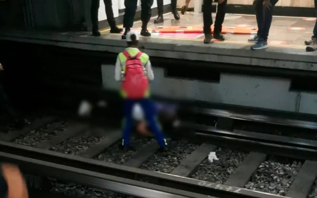 Metro CDMX: Cae y muere una persona en vías de estación Bellas Artes