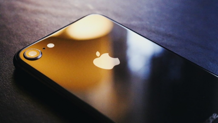 Apple pagó compensación a mujer cuyas fotos íntimas fueron publicadas por técnicos de iPhone