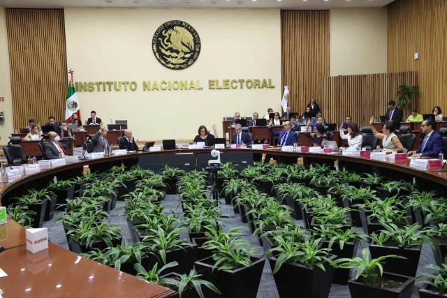 INE establece criterios para debates presidenciales 2024