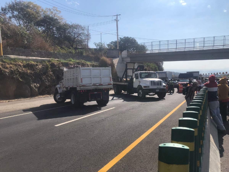 Los manifestantes levantaron el bloqueo de la autopista alrededor de las 20:30 horas.