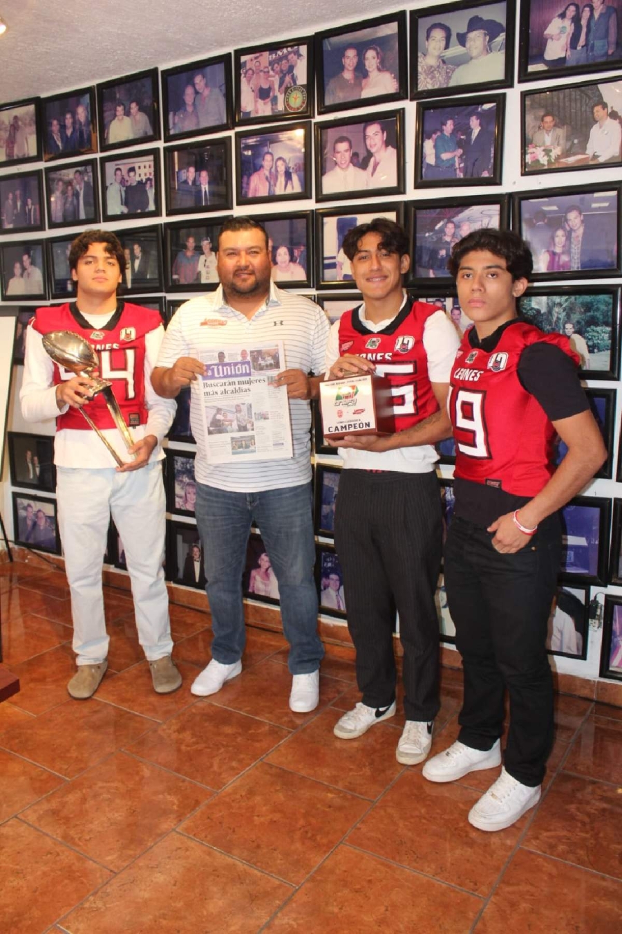 El head coach de Leones Cuernavaca, Miguel Godoy, así como los jugadores Juan Carlos Castillo, Braulio Negrete y Ángel Villaseñor, visitaron las instalaciones de La Unión de Morelos.