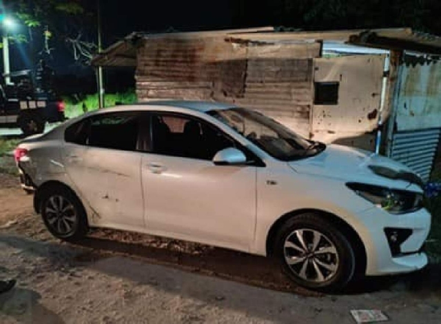 El automóvil estaba abandonado.