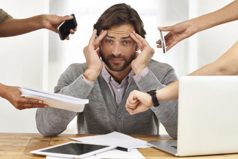 Estrés digital: el impacto invisible del uso excesivo de pantallas y redes sociales