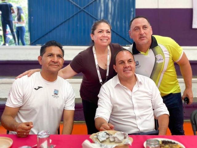 Convive Cuauhtémoc Blanco con deportistas que compiten en juegos nacionales Conade Morelos 2023 
