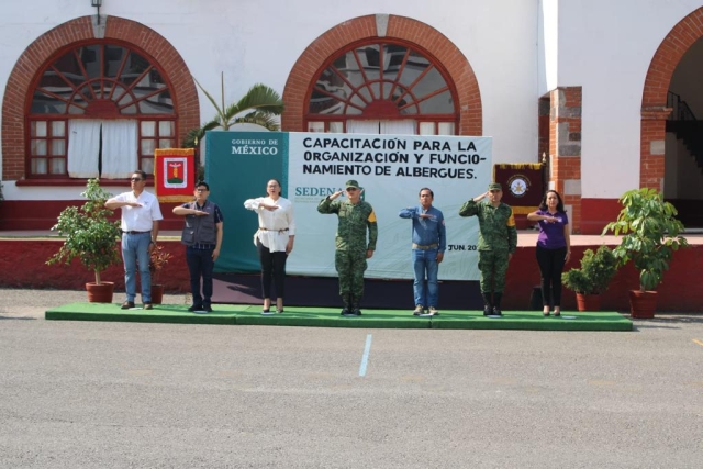 Inauguran en la 24 Zona Militar &#039;Capacitación para la organización y funcionamiento de albergues&#039;