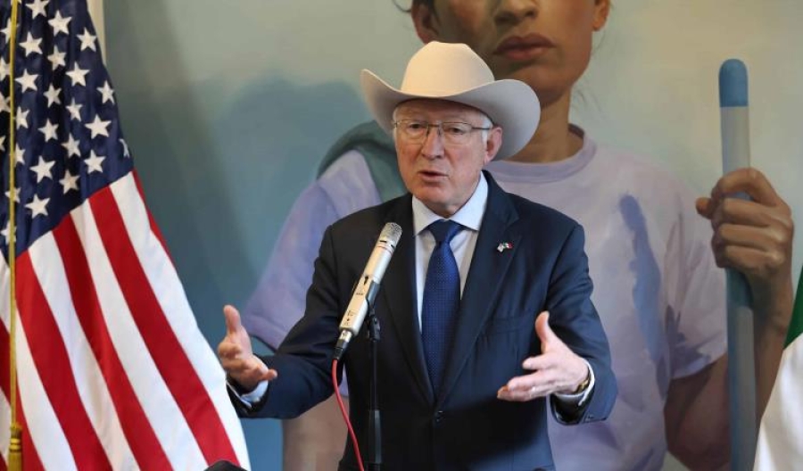 Ken Salazar se despide y asegura que en México sí se produce fentanilo