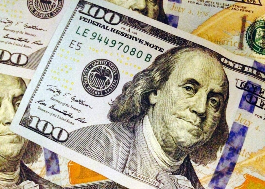 El peso comienza con una cotización de $21.21 por dólar.