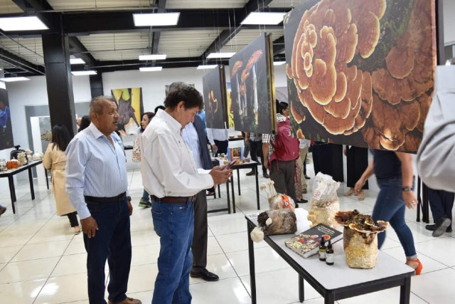 Como parte de los festejos se inauguró la exposición fotográfica “Captando la naturaleza con la luz”.