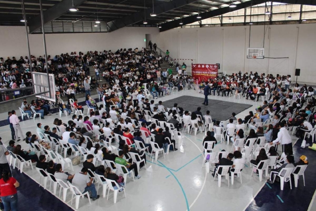 La magistrada mencionó que para que los jóvenes no se sientan solos se deben crear redes de apoyo para  fomentar valores, una vida digna y el respeto a los derechos.