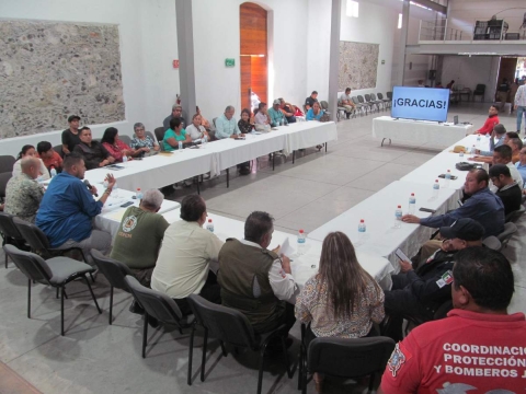 En la sesi&oacute;n participaron autoridades, ayudantes y comisariados ejidales, quienes expusieron diversas situaciones.