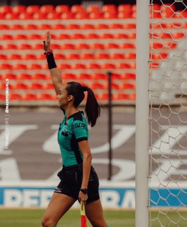 Karla Angélica Flores debutó en septiembre de 2017 en la Tercera División profesional. 