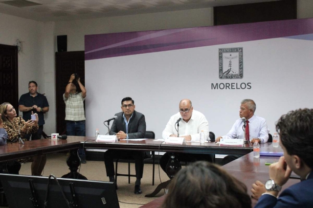 Junto con el secretario de Hacienda Gerardo López Huérfano, Eduardo Galaz Chacón ofreció una conferencia de prensa para destacar los problemas que ha causado la negativa a ampliar el presupuesto de la dependencia que encabeza.