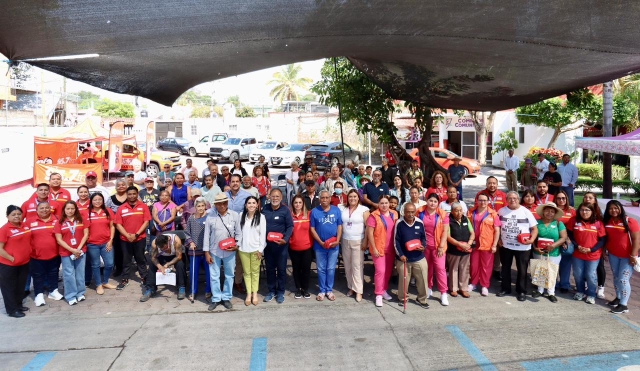 Entregan 80 aparatos auditivos en Jiutepec