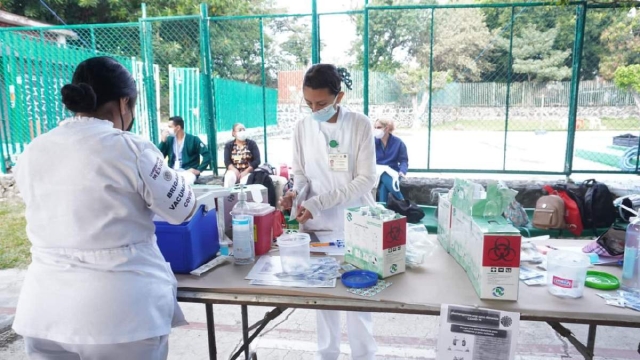 Aplican segundas dosis de la vacuna contra covid-19 a personas de 15 a 17 años de Jiutepec