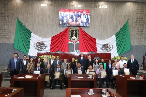 Entregan diputadas y diputados el &#039;Premio al Mérito Periodístico del Estado de Morelos 2025&#039;