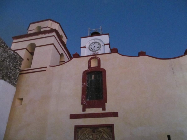 Las manecillas del reloj se congelaron apenas minutos después la hora fatal del sismo, pero a partir de ayer volvieron a caminar.