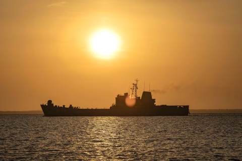 EU sanciona 29 buques ligados a la 'flota fantasma' de Ir&aacute;n