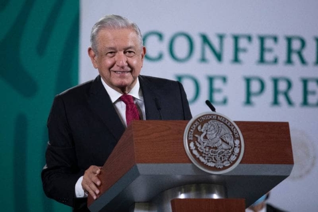 AMLO reta a &quot;ofendidos&quot; de la UNAM y a Quadri a manifestarse.