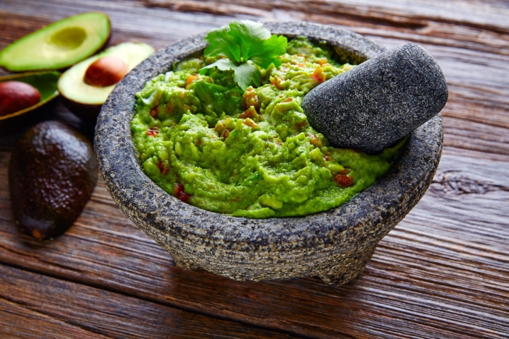 Del molcajete a la gloria: Declaran al &#039;guacamole&#039; como el tercer mejor untable del mundo