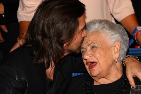 Juanes atraviesa un duro duelo tras la muerte de su madre