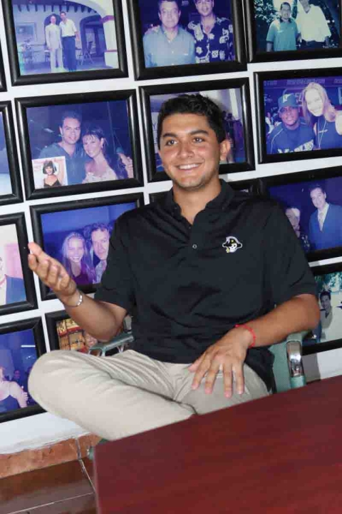 Santiago Cuevas acudió a las instalaciones de La Unión de Morelos para platicar los detalles del Quinto Torneo Amateur de Golf.