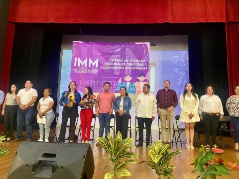 Autoridades de diversos municipios de la región oriente participaron en el encuentro.