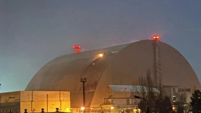 Dron impacta en la central nuclear de Chernóbil y causa incendio