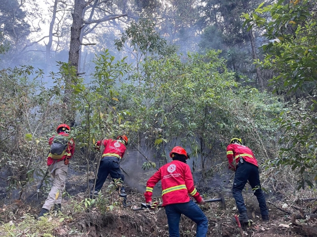 Acceso temporalmente restringido en cerro La Herradura en Ahuatepec, por incendio forestal