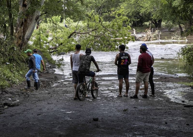 Tormenta tropical Julia deja 8 muertos en Centroamérica