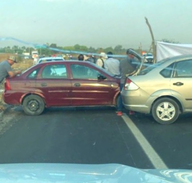 Ejidatarios cerraron el paso en la autopista Siglo XXI