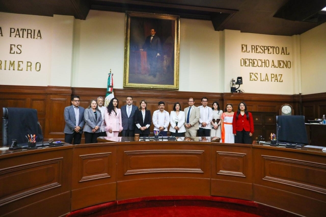 Atestigua gobernadora Margarita Gonz&aacute;lez Saravia suscripci&oacute;n de contrato para exhibici&oacute;n de obra de Benito Ju&aacute;rez en SCJN