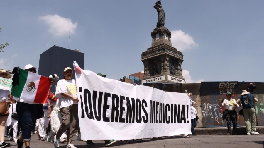 ‘Queremos medicinas’: marcha contra el desabasto de medicamentos para el cáncer